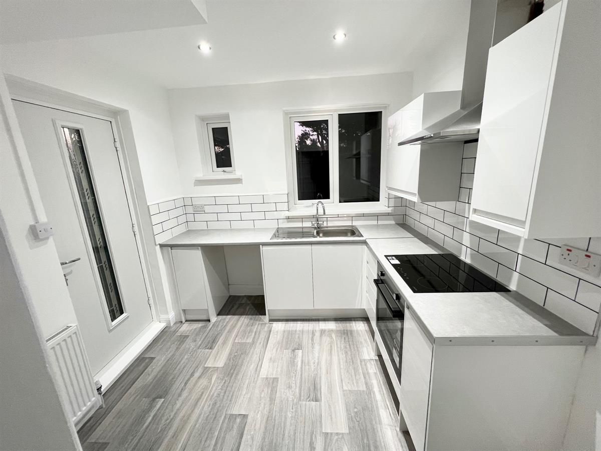 3 bed semidetached house to rent in Front Street, Sherburn Village