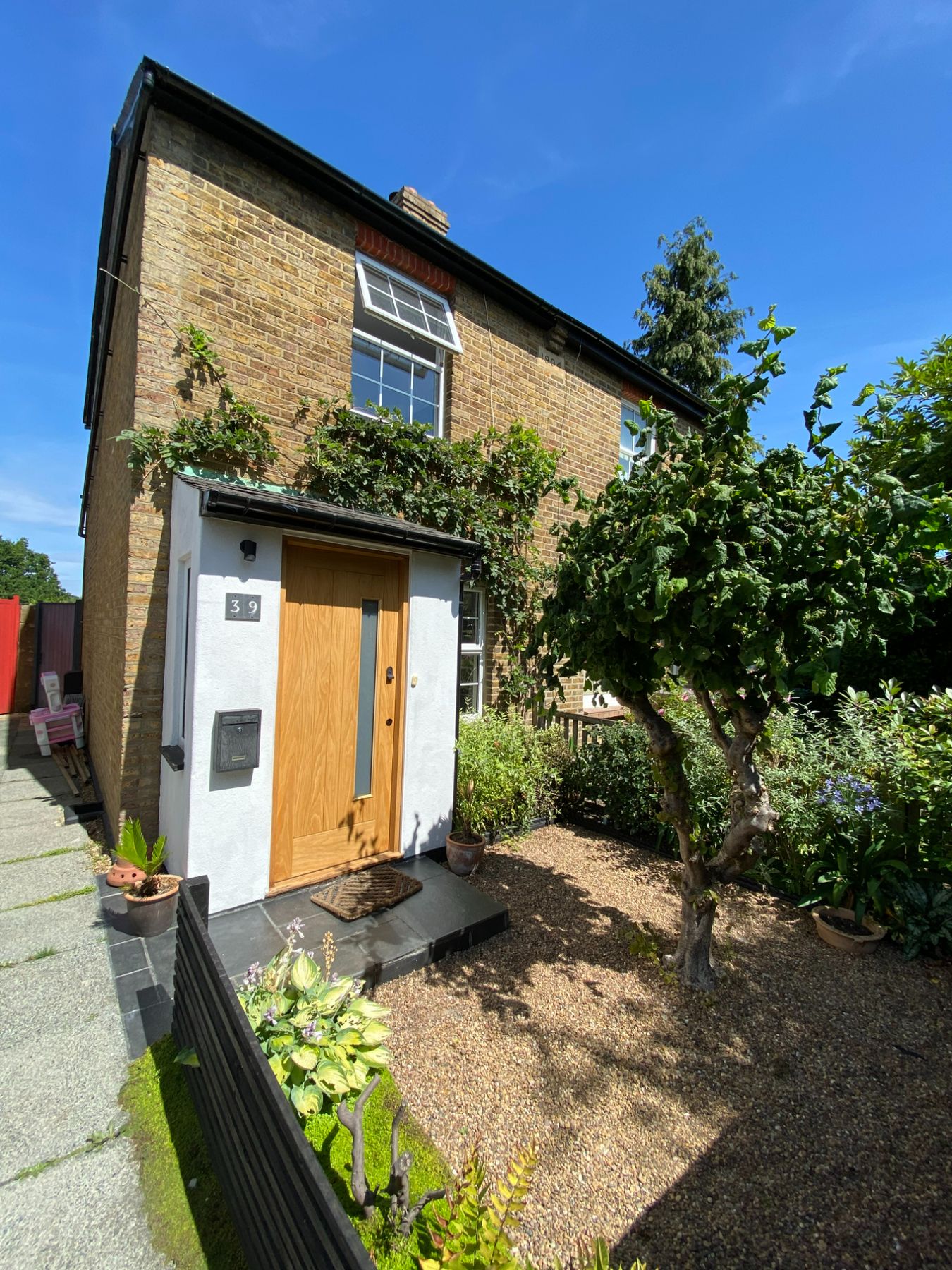 2 bed semidetached house for sale in Bramble Walk, Epsom KT18 Zoopla