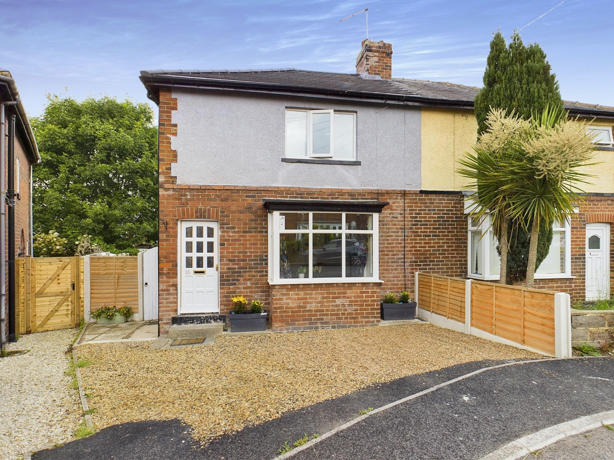 3 bed semidetached house for sale in Sunny Field, East Ardsley