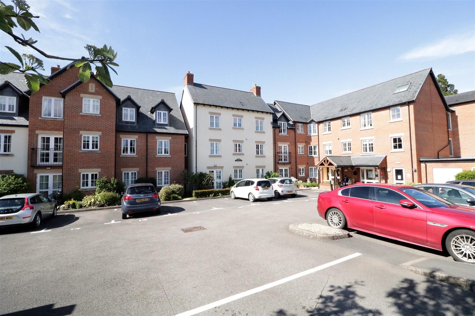 2 bed flat to rent in Daffodil Court, Newent GL18 Zoopla