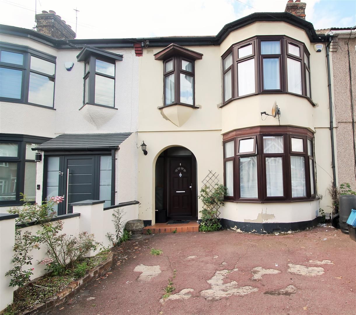 3 bed terraced house for sale in Grangeway Gardens, Ilford IG4 Zoopla