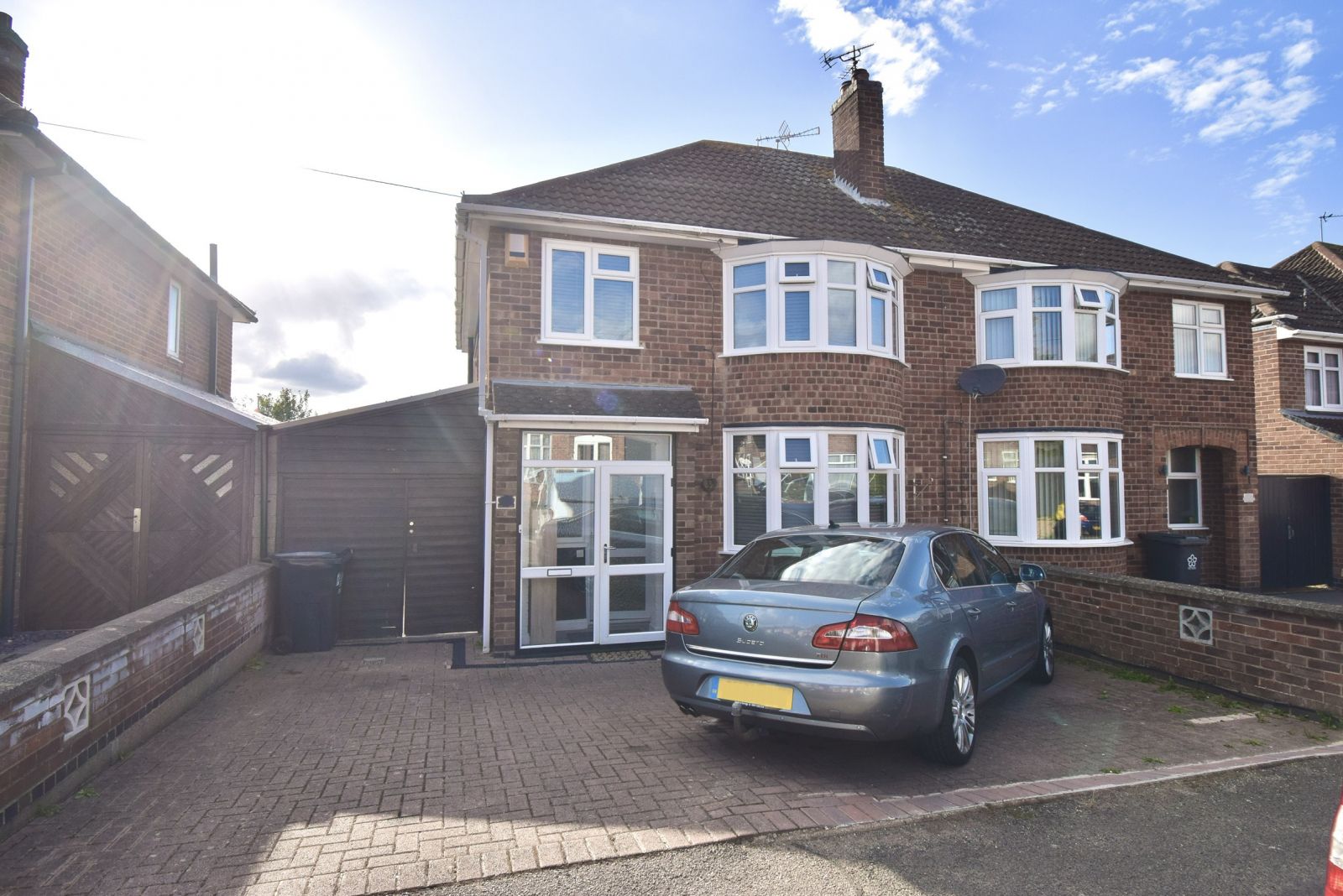 3 bed semidetached house for sale in Lymington Road, Leicester LE5