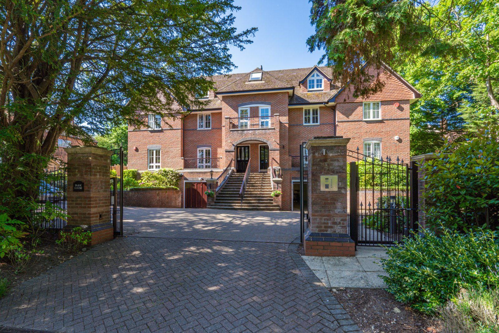 Park House, 6 South Park Crescent, Gerrards Cross, Buckinghamshire SL9  