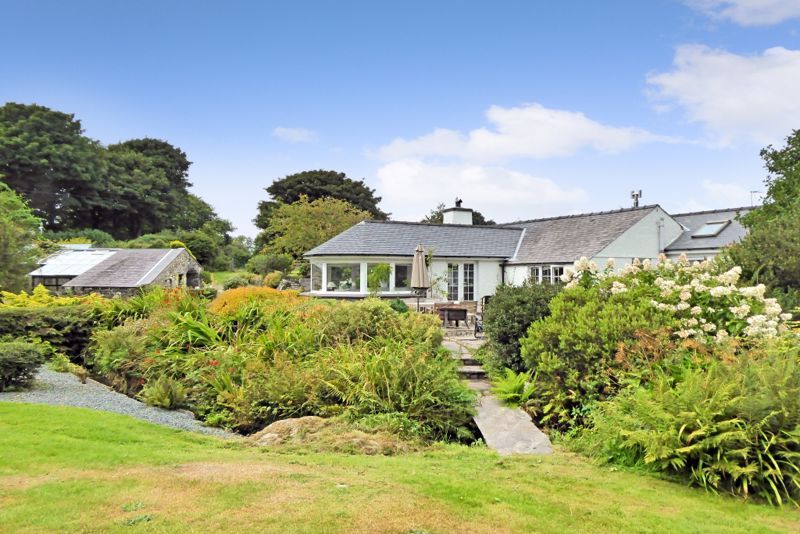 3 bed detached house for sale in Groeslon, Caernarfon LL54 Zoopla