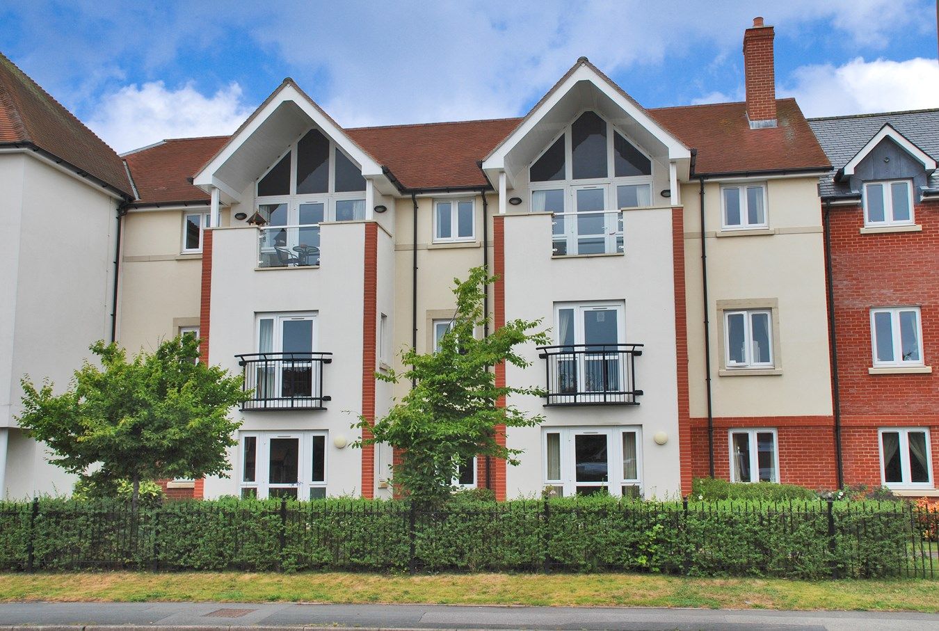 1 bed property for sale in 1 Avenue Road, Lymington SO41 Zoopla