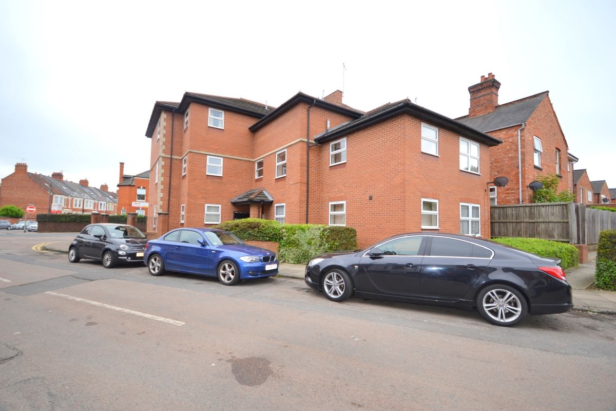 2 bed flat to rent in Abington Grove, Northampton NN1 Zoopla