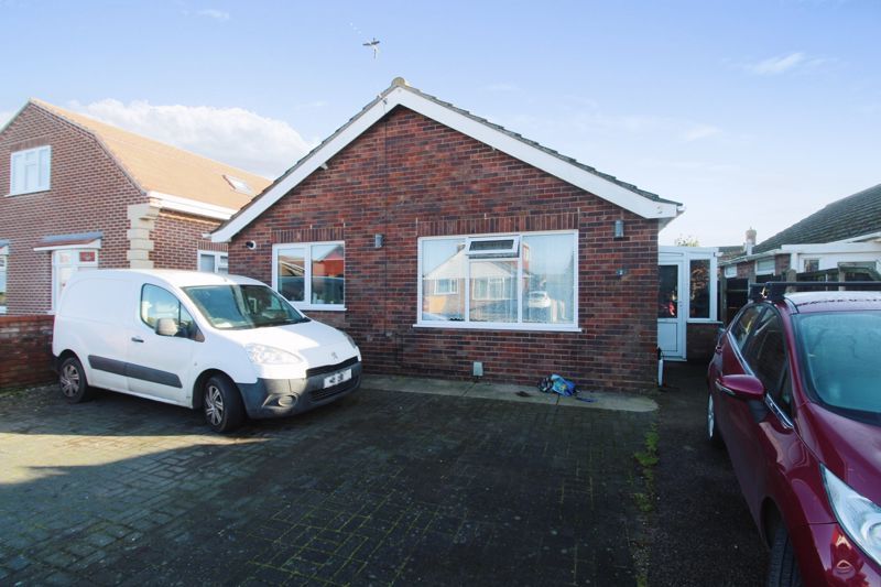 2 bed detached bungalow for sale in Holly Avenue, Bradwell, Great