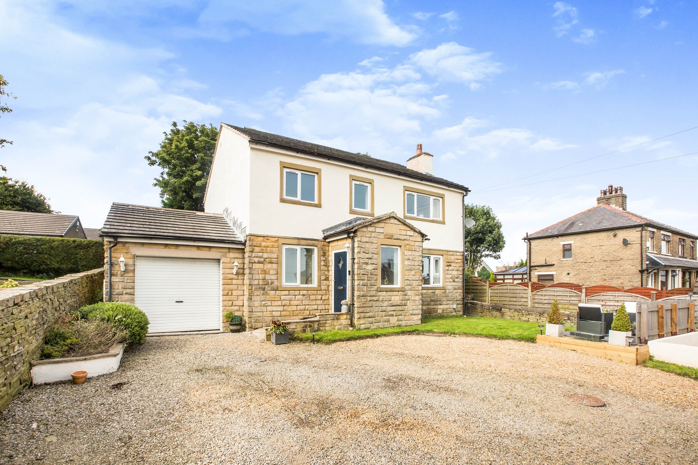 5 bed detached house for sale in Moor End Road, Halifax, West Yorkshire