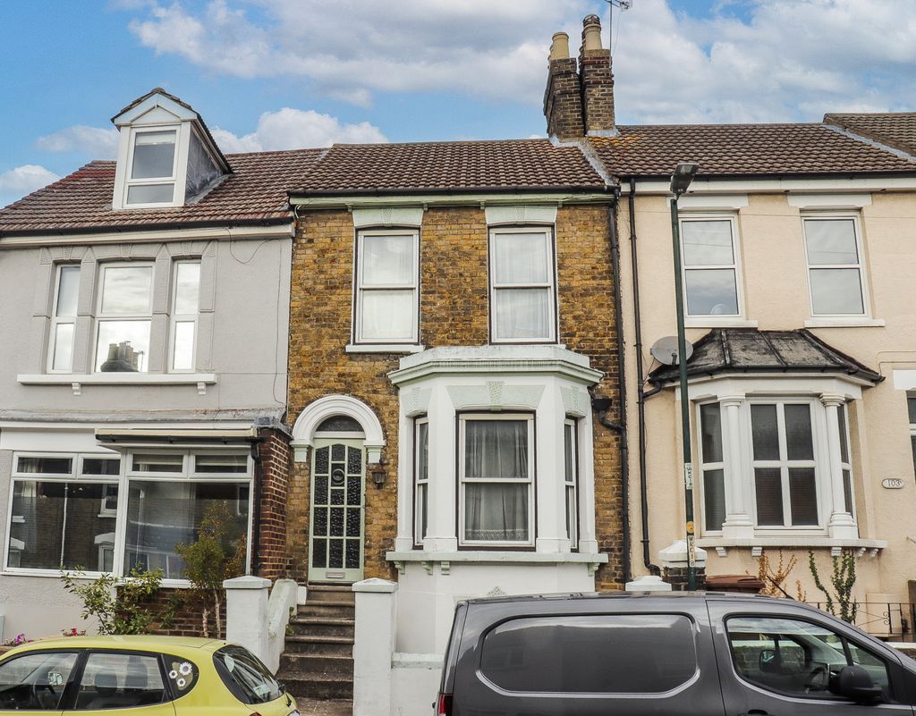 3 bed terraced house for sale in Weston Road, Strood, Rochester ME2 Zoopla