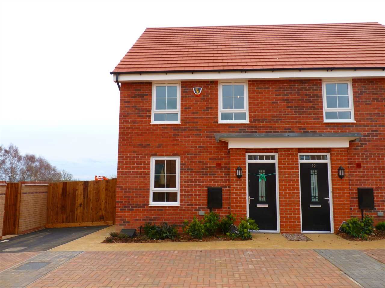 3 bed end terrace house to rent in Mercury Road, Wellingborough NN8