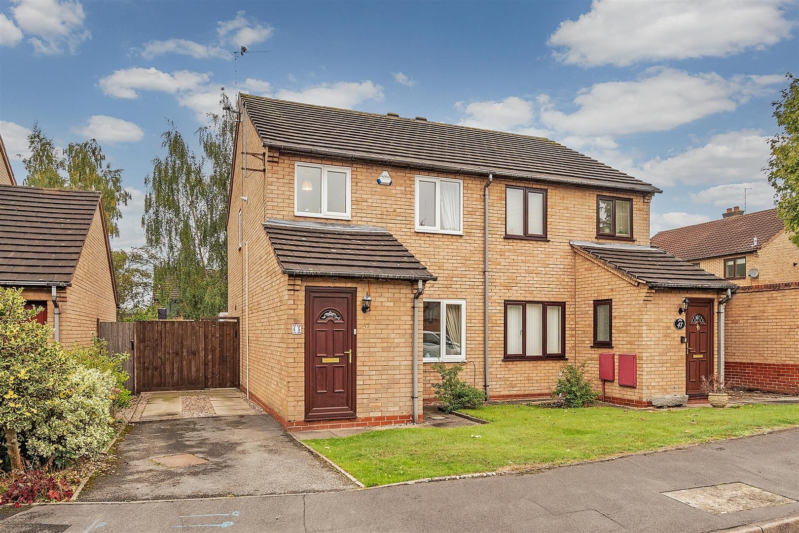 3 bed semidetached house for sale in Tilesford Close, Shirley