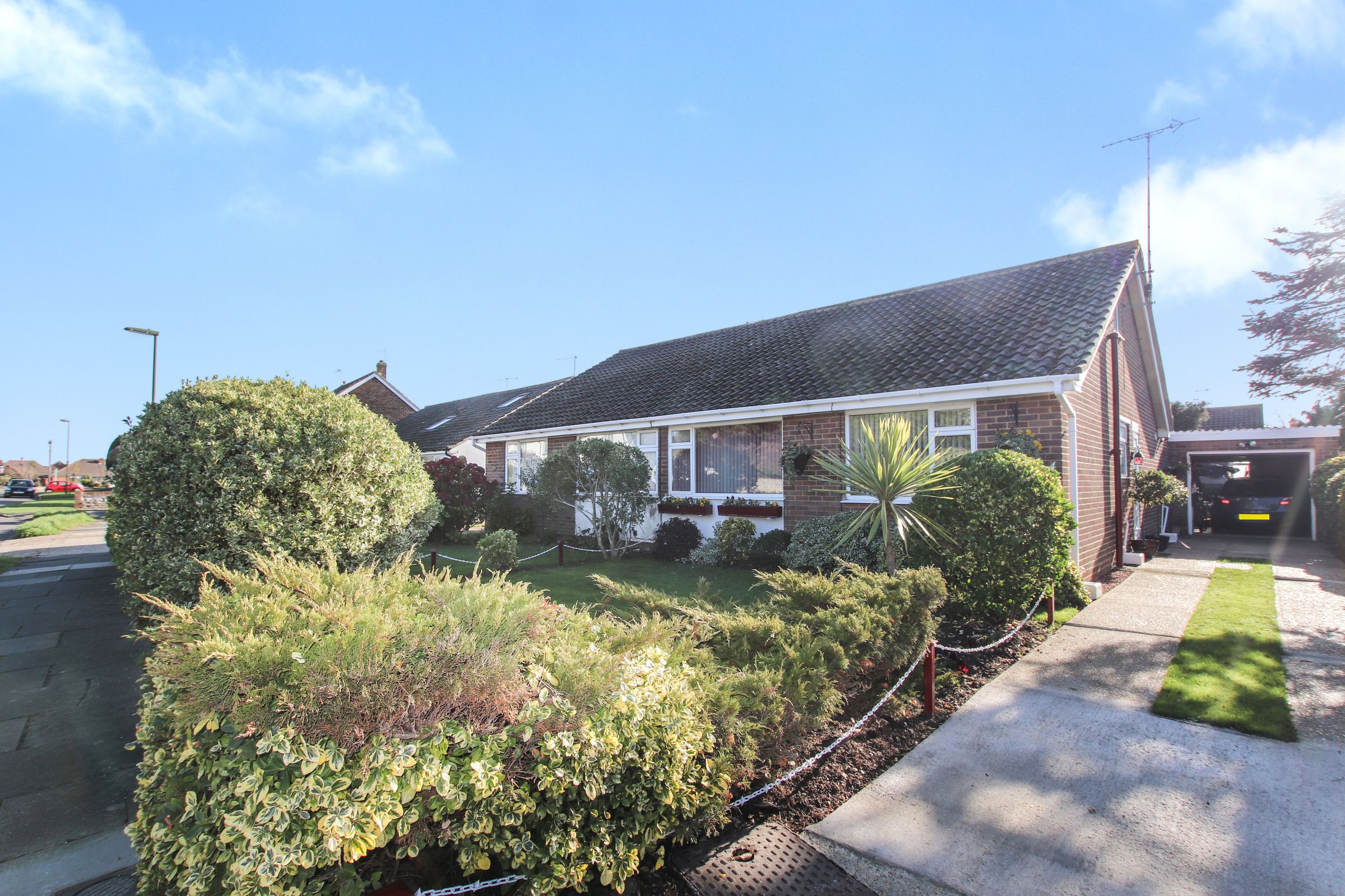 3 bed semidetached bungalow for sale in Lotts Lane, Sompting, Lancing
