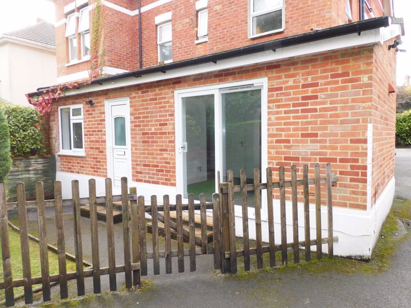 1 bed flat for sale in Ground Floor Garden Flat. Alumhurst Road