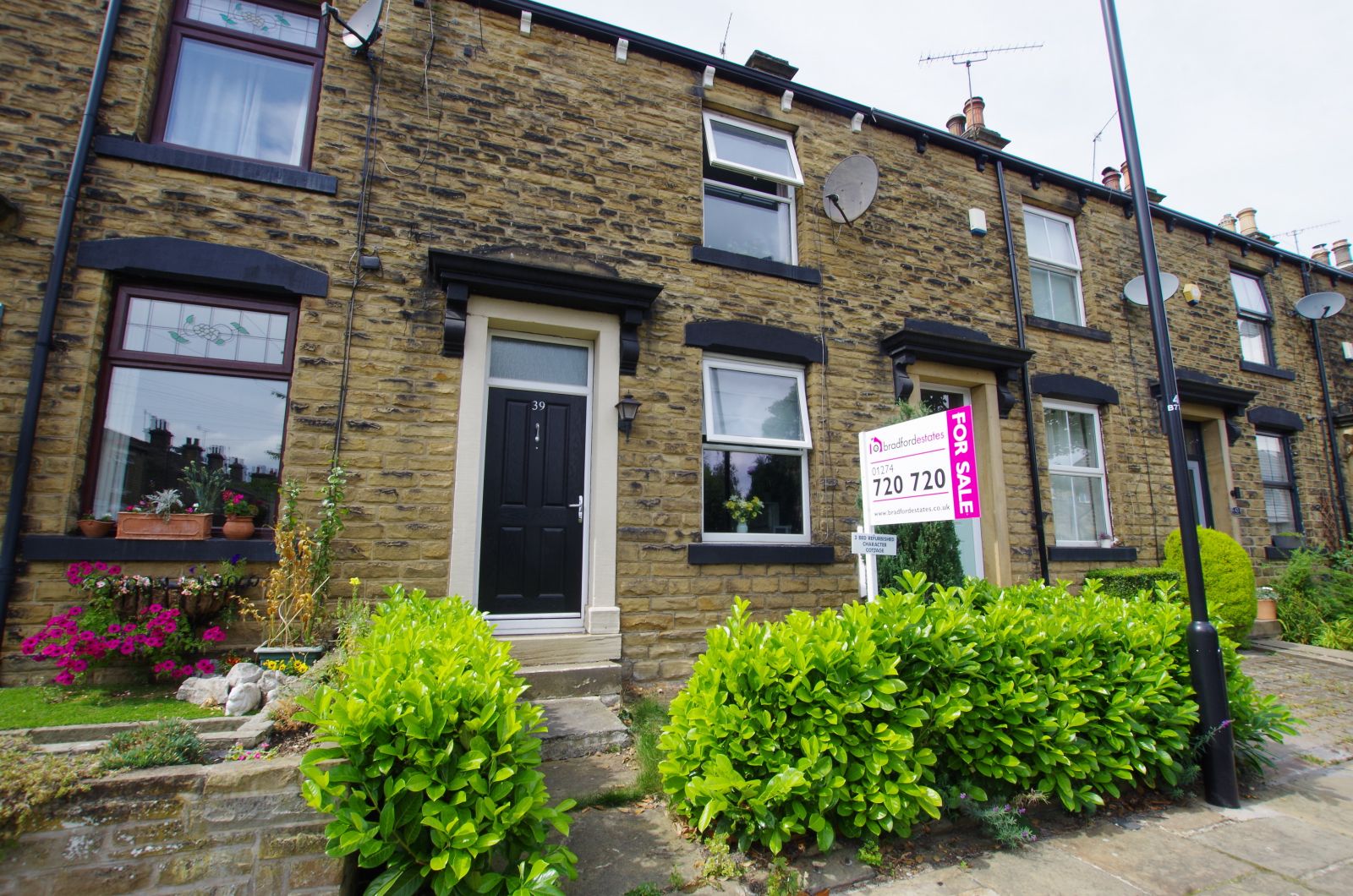 2 bed terraced house for sale in Bryan Street, Farsley, Pudsey LS28