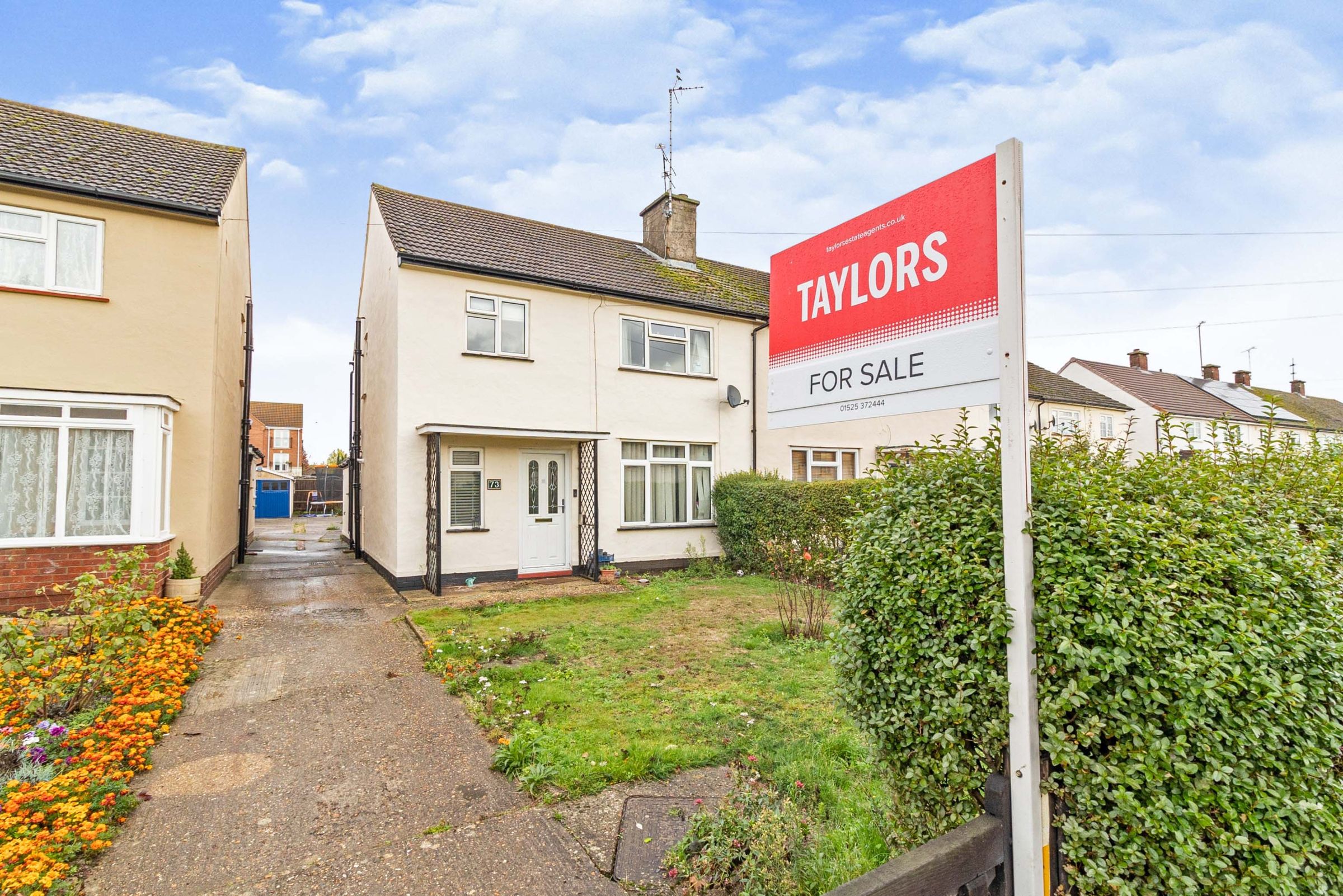 3 bed semidetached house for sale in Churchill Road, Leighton Buzzard