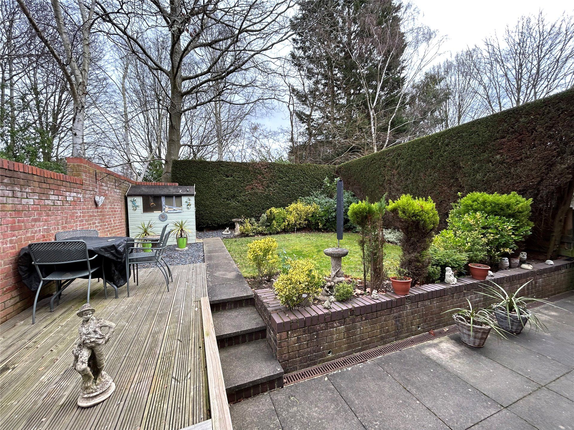 3 bed terraced house for sale in Greenham Wood, Bracknell, Berkshire