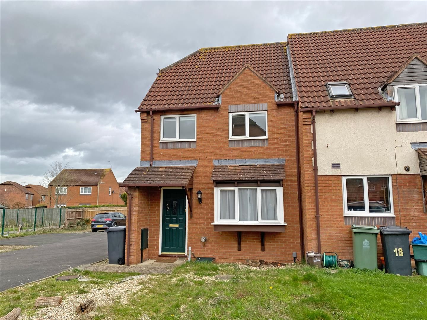 3 bed end terrace house for sale in Hasfield Close, Quedgeley