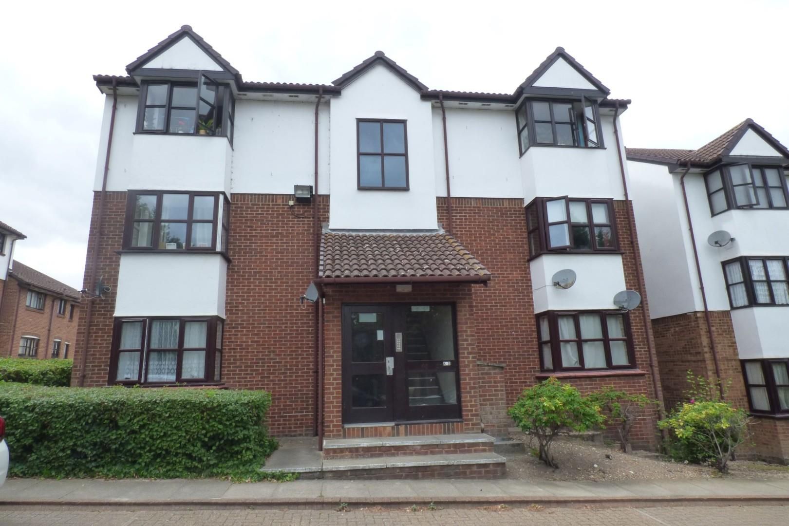 Studio to rent in Chalice Way, Greenhithe DA9 Zoopla
