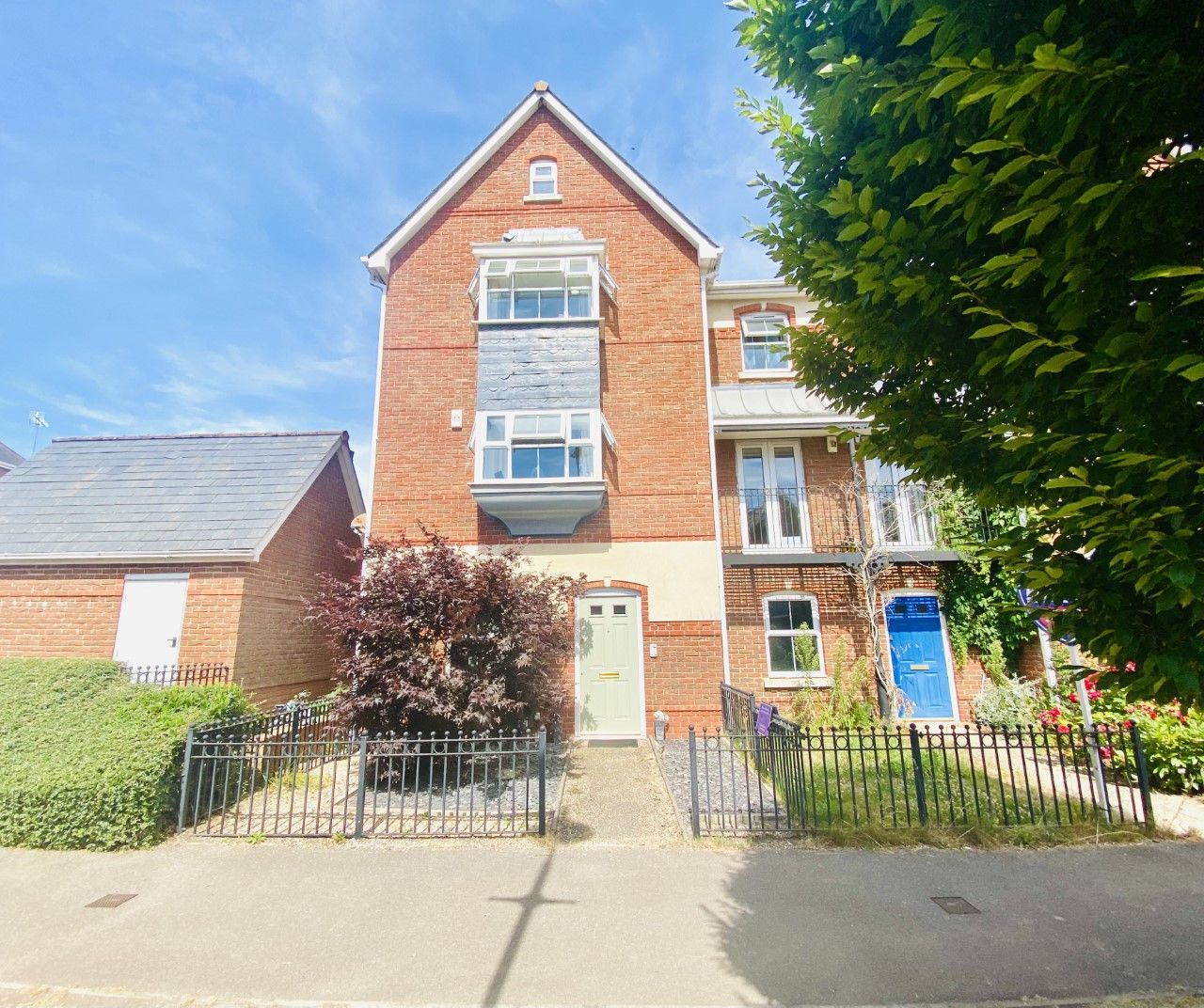 4 bed semidetached house for sale in Turners Avenue, Fleet GU51 Zoopla