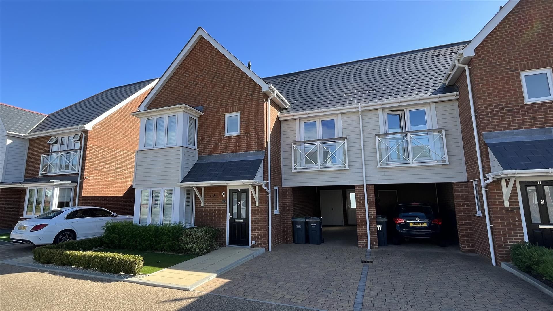 4 bed semidetached house to rent in Barrow Hill Close, Snodland ME6