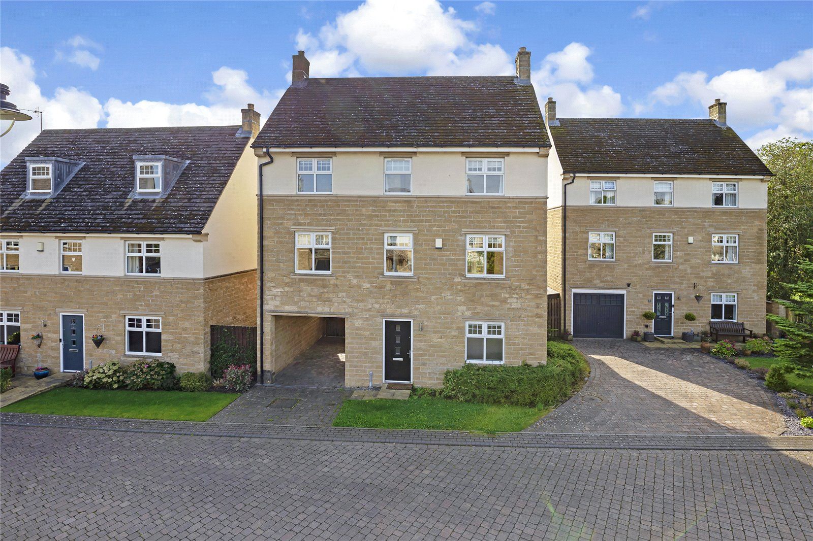 4 bed detached house for sale in Kingsdale Avenue, Menston, Ilkley