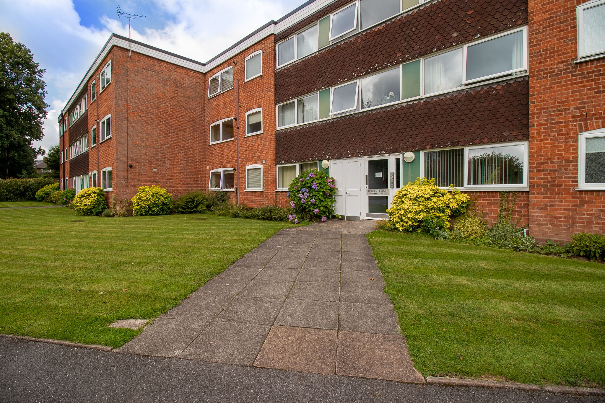 Flat 8, Dorchester Court, Solihull, West Midlands B91  