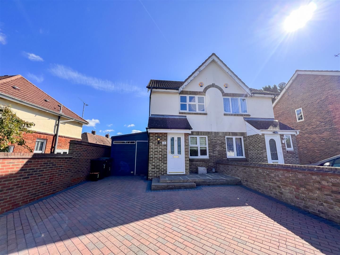 2 bed property to rent in Richmond Drive, Gravesend DA12 Zoopla