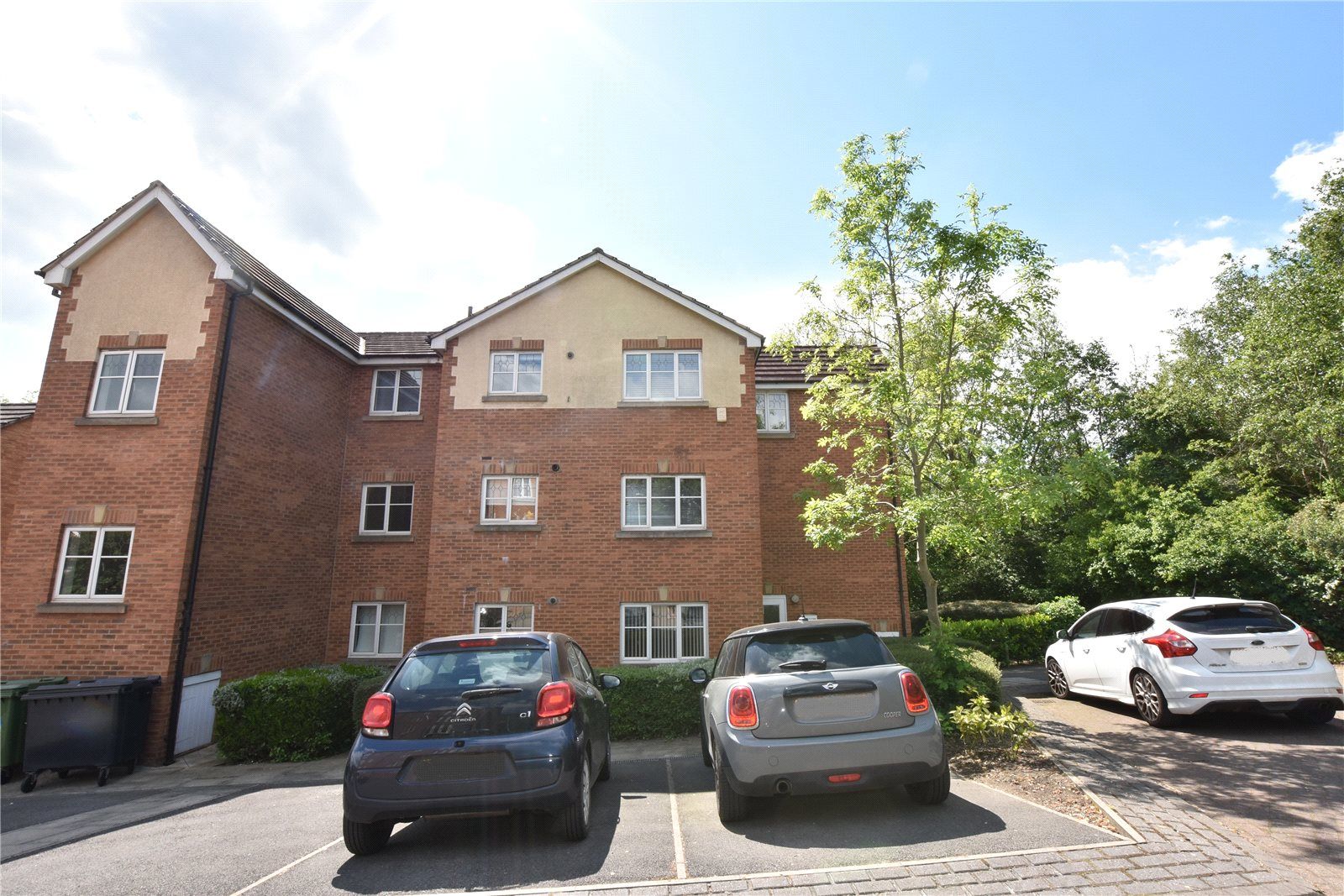 2 bed flat to rent in Oast House Croft, Robin Hood, Wakefield WF3 Zoopla