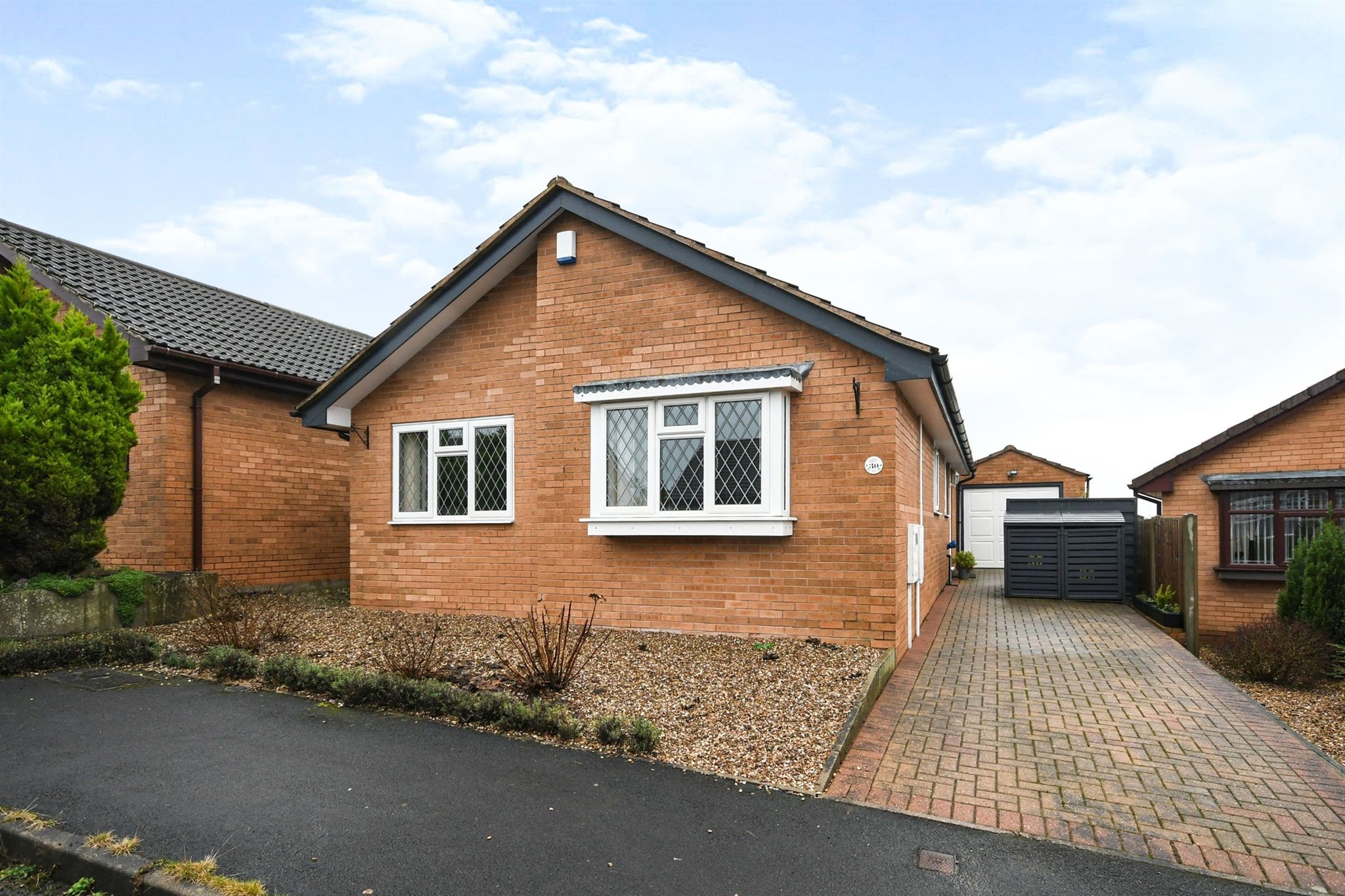 3 bed detached bungalow for sale in Top Pingle Close, Brimington