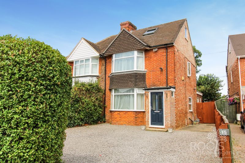 3 bed semidetached house for sale in Roman Way, Thatcham RG18 Zoopla