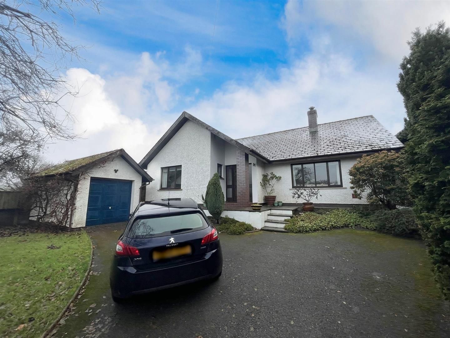 4 bed detached bungalow for sale in Llwyncelyn, Cilgerran, Cardigan