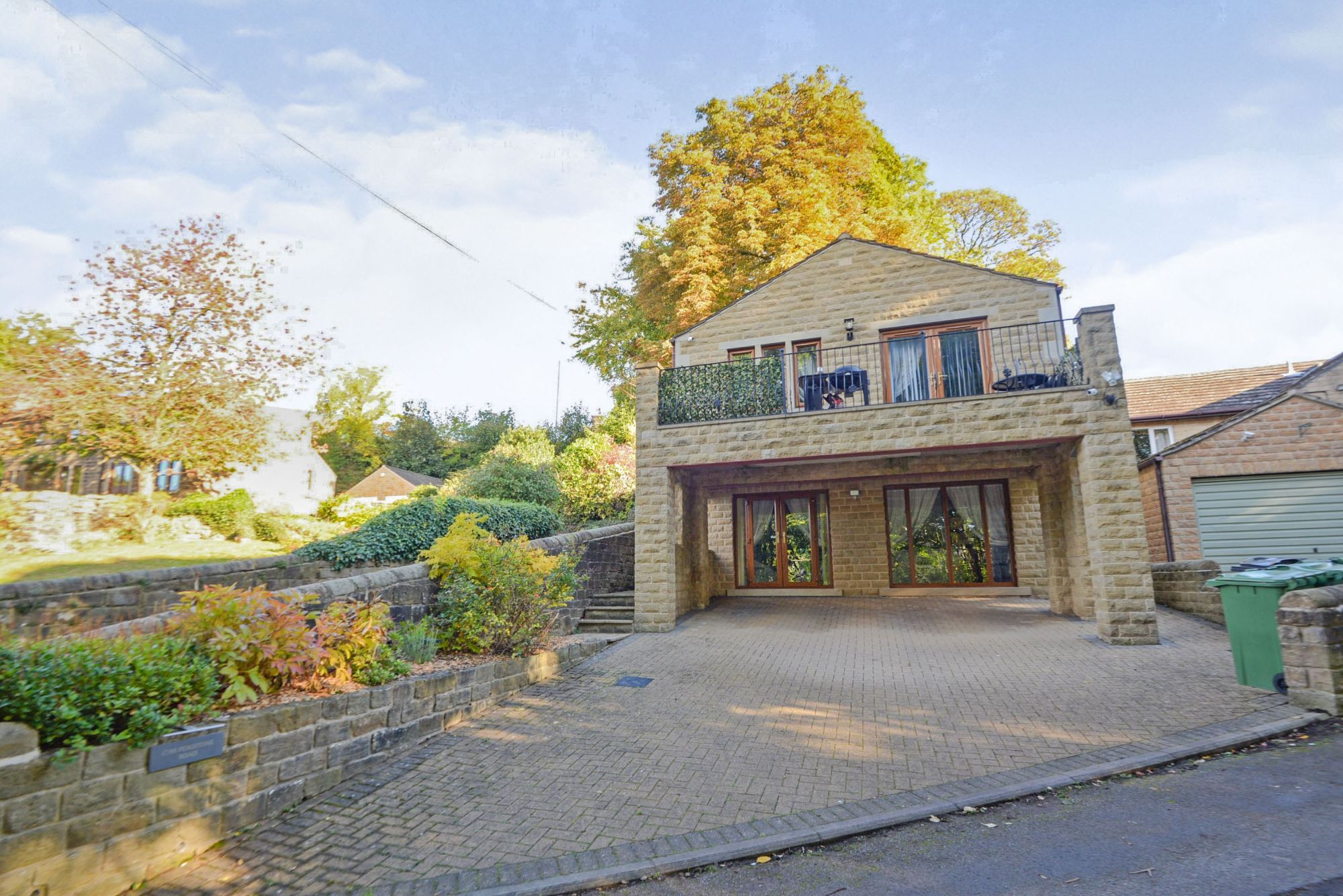 4 bed detached house for sale in Penistone Road HD8 Zoopla