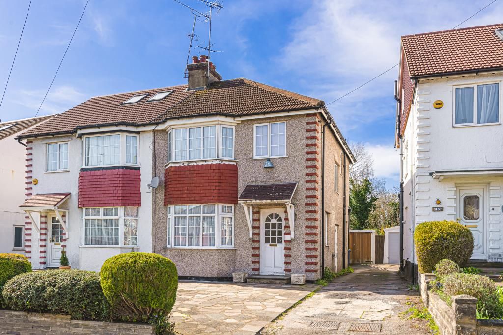 3 bed semidetached house for sale in Holders Hill Road, Mill Hill East