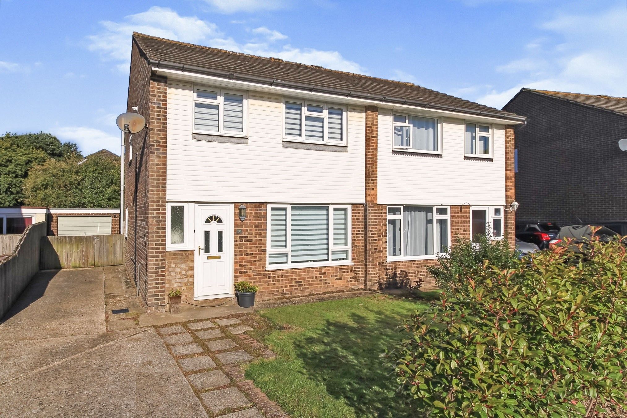 3 bed semidetached house for sale in Anglesey Avenue, Hailsham BN27