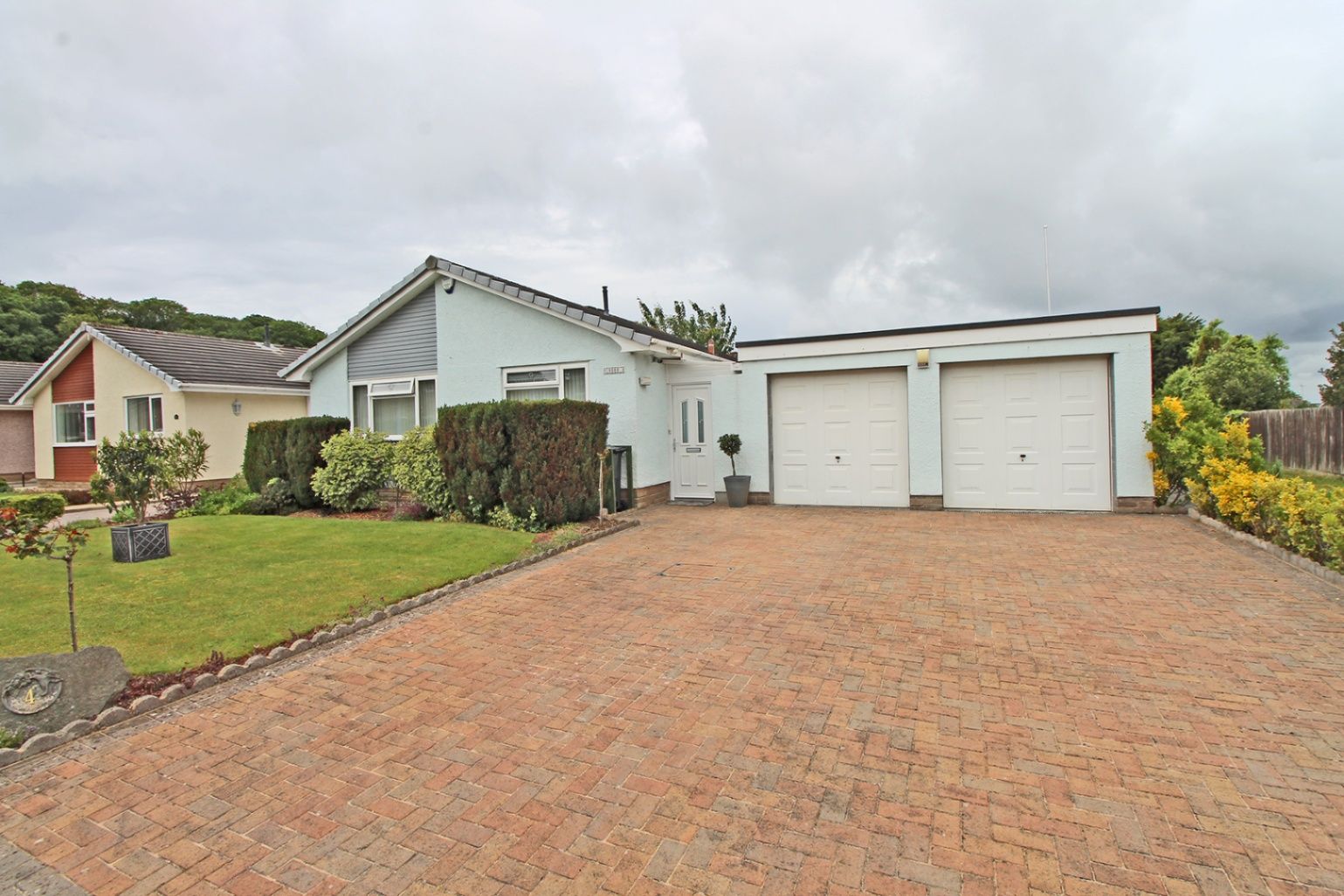 3 bed bungalow for sale in Raphael Drive, Elburton, Plymouth. PL9 Zoopla