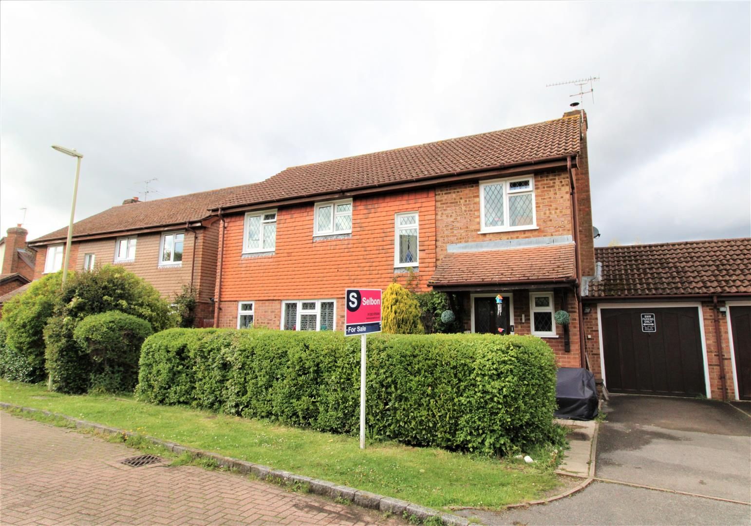 4 bed property for sale in Freelands Drive, Church Crookham, Fleet GU52