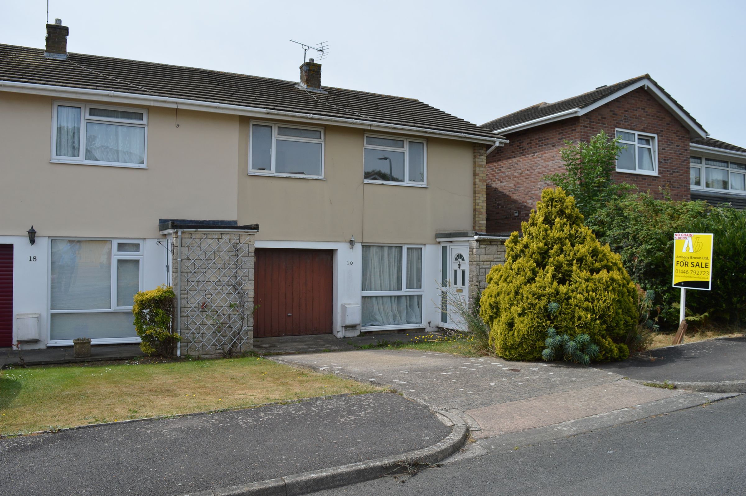 3 bed semidetached house to rent in Manor Park, Llantwit Major CF61