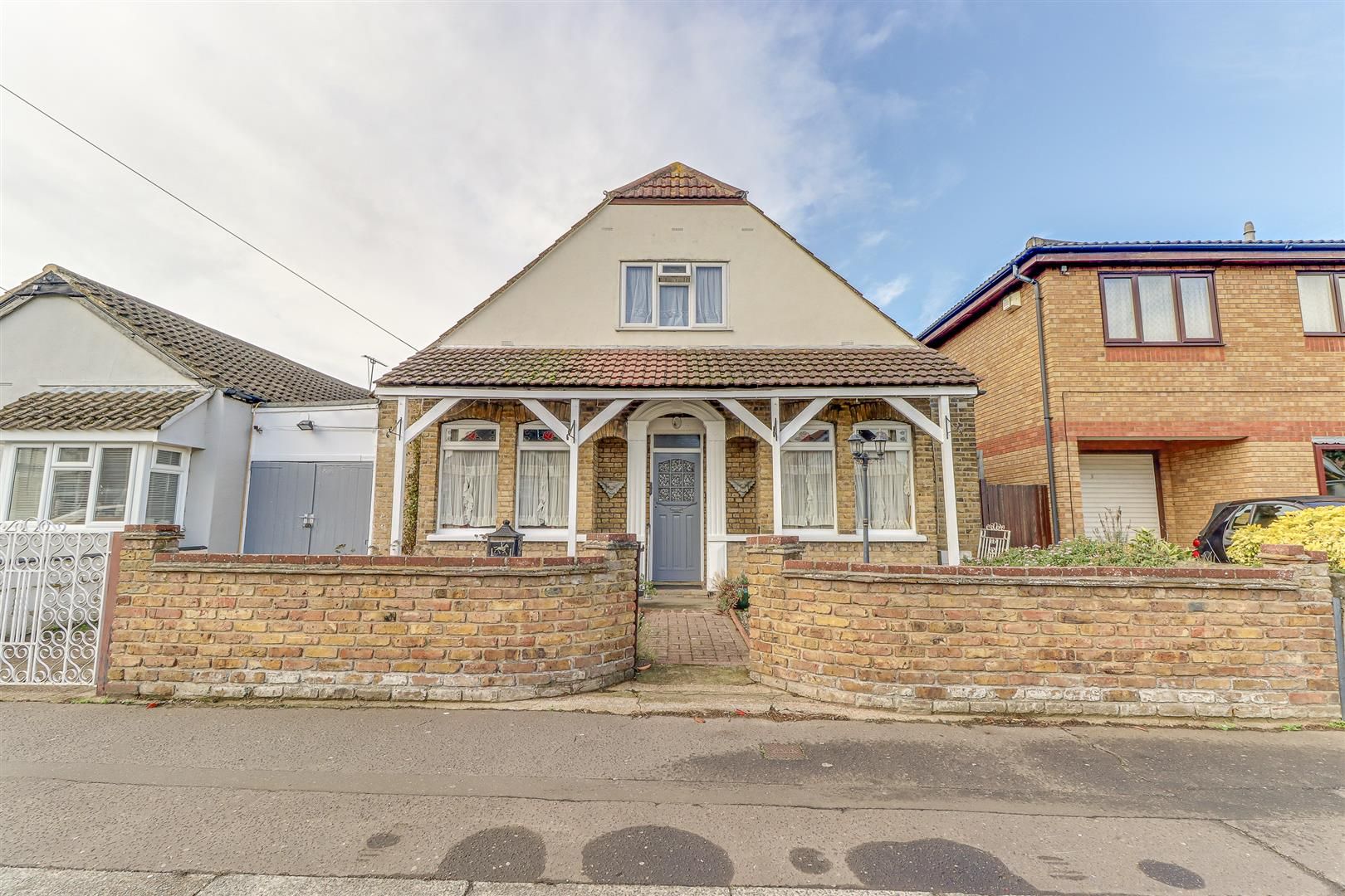 4 bed property for sale in Lonsdale Road SS2 Zoopla