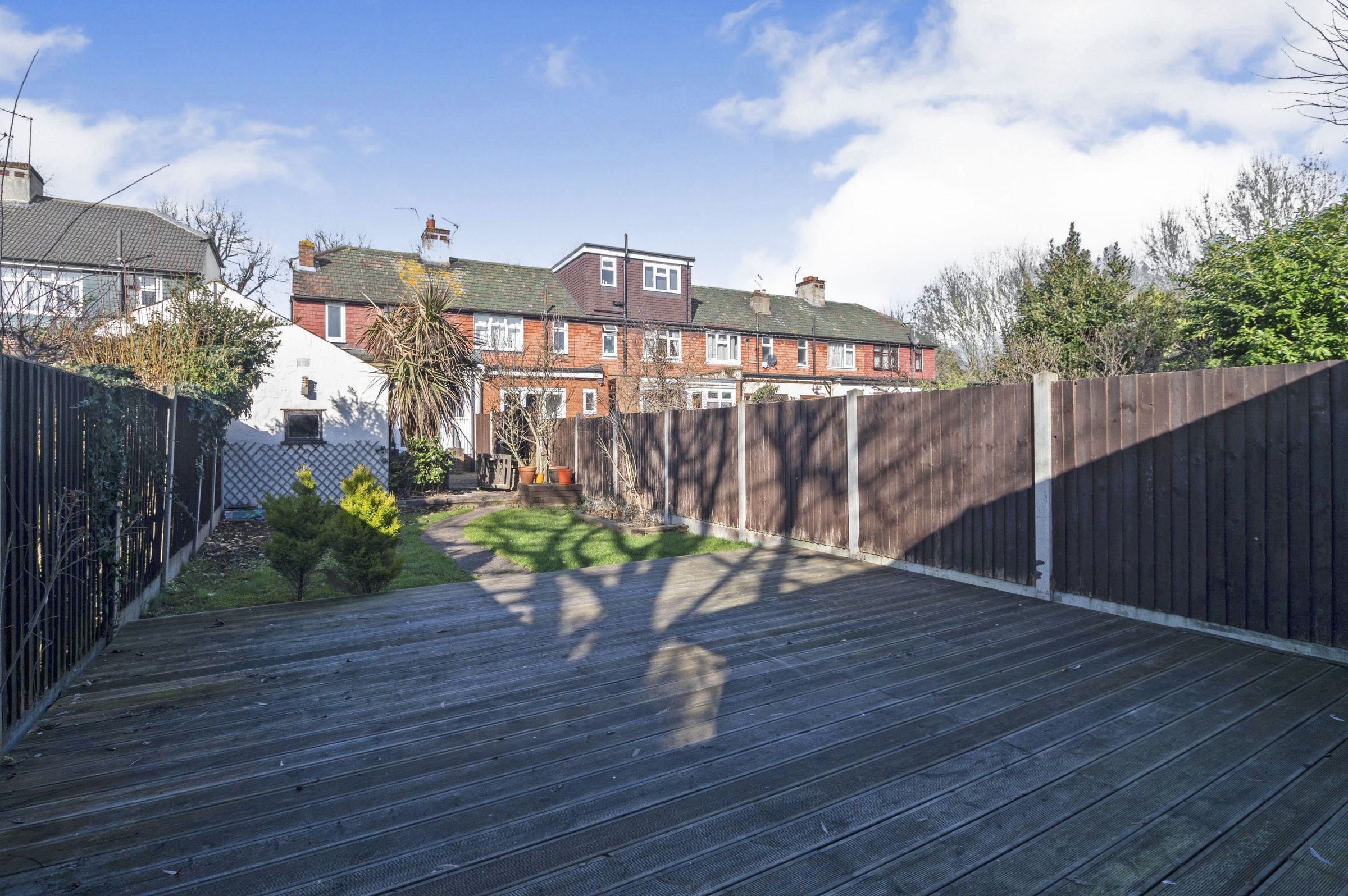 3 bed end terrace house for sale in Colchester Road, Romford RM3 Zoopla