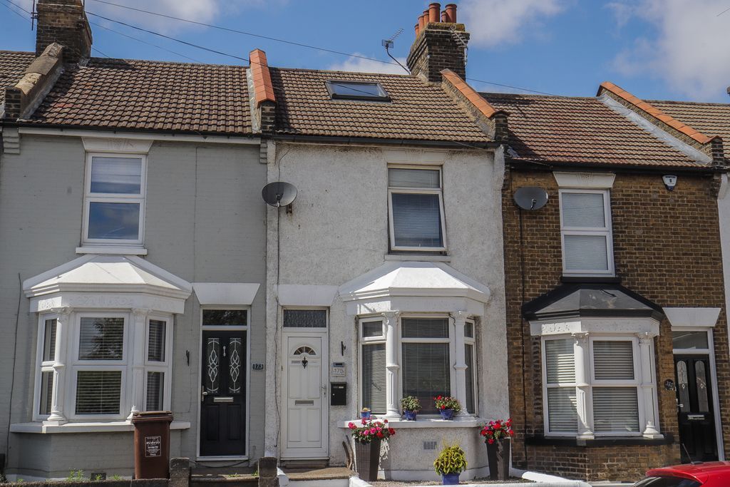 4 bed terraced house for sale in Frindsbury Road, Strood, Rochester ME2