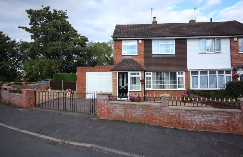 3 bed semidetached house for sale in Fairview Crescent, Kingswinford