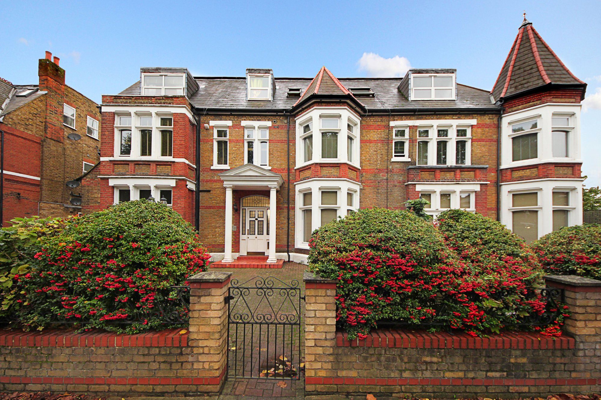 2 bed flat to rent in Hamilton Road, London W5 Zoopla
