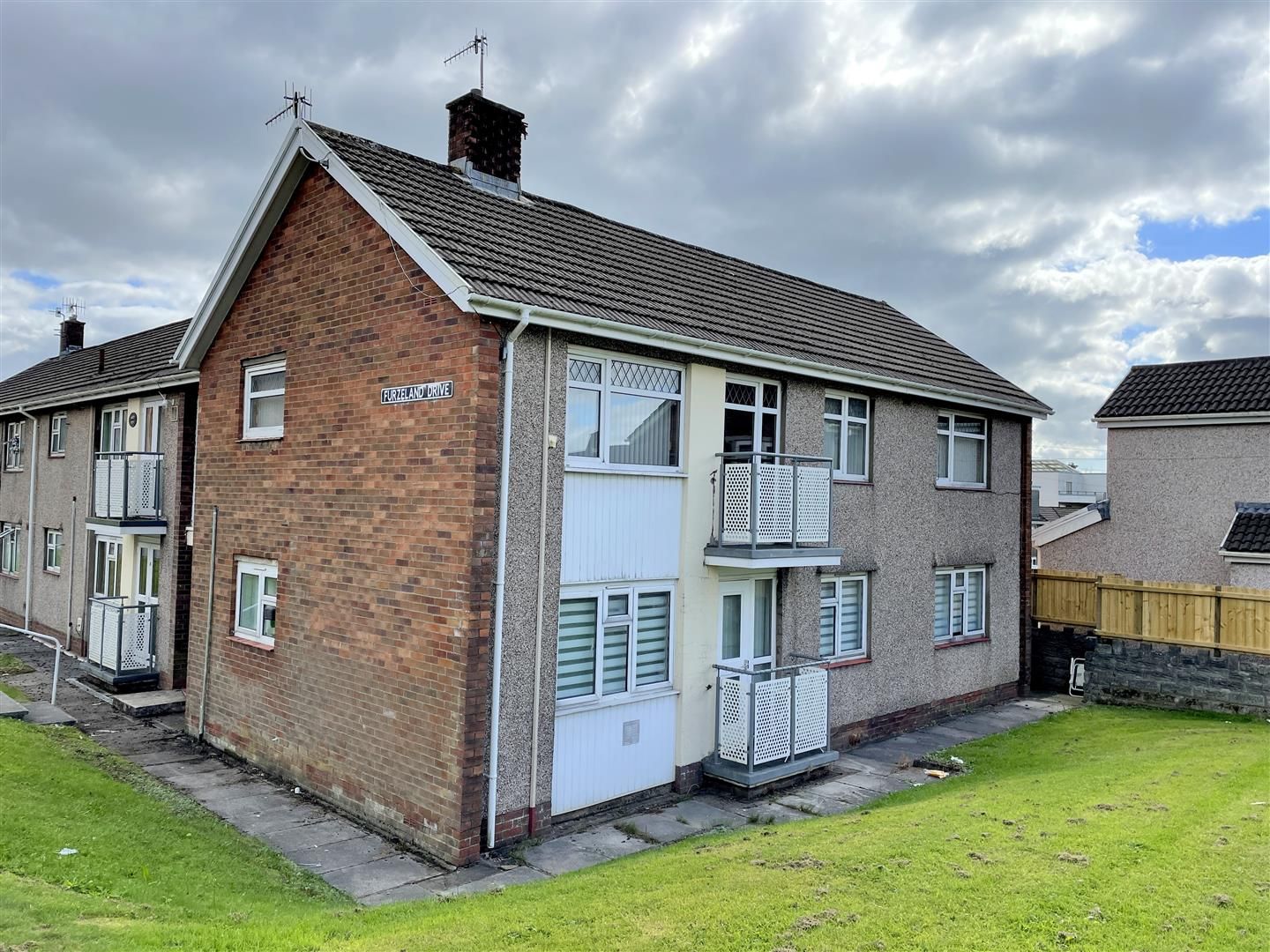 3 bed flat for sale in Furzeland Drive, Sketty, Swansea SA2 Zoopla