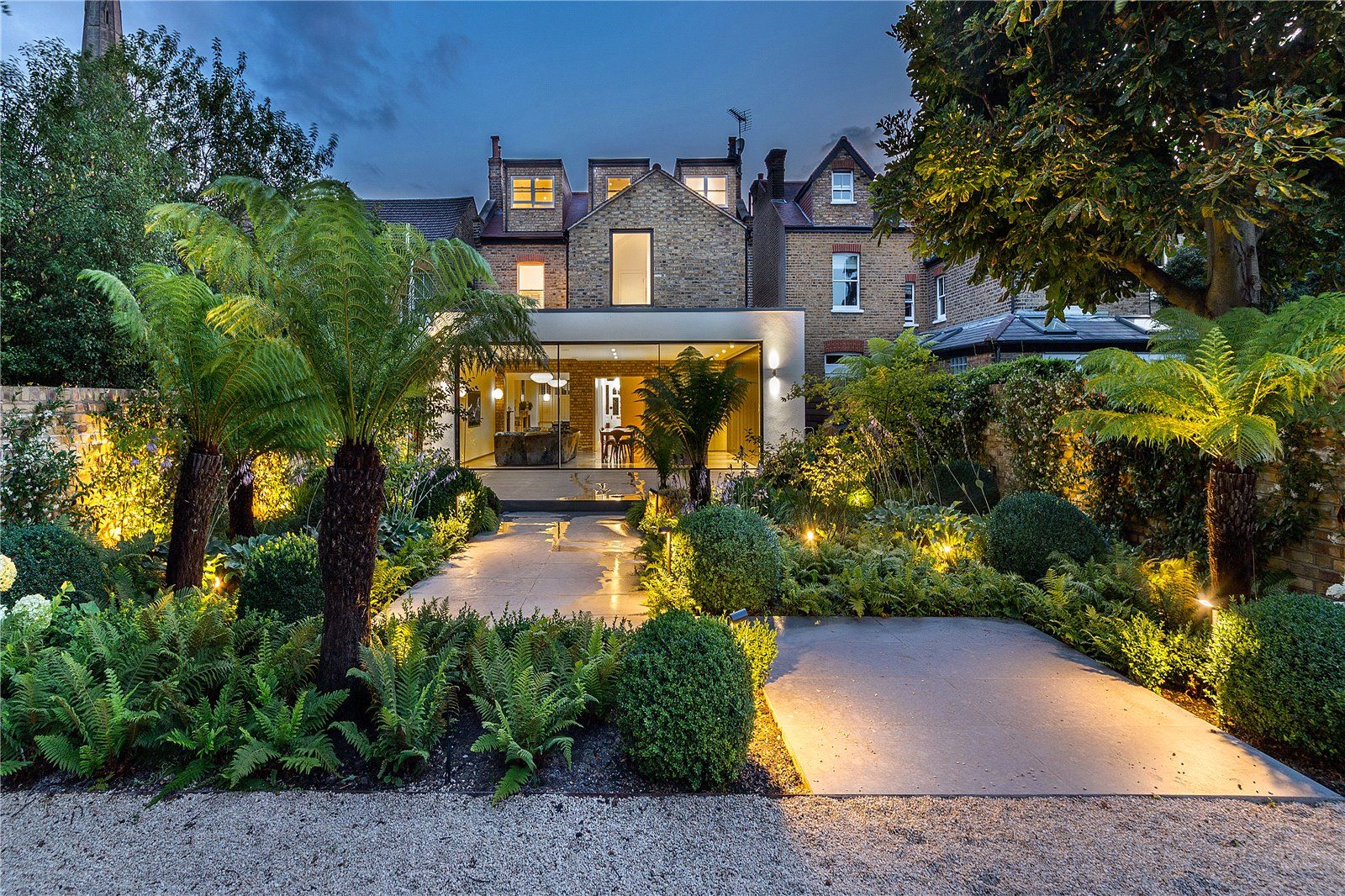 North Avenue, Ealing, London W13  