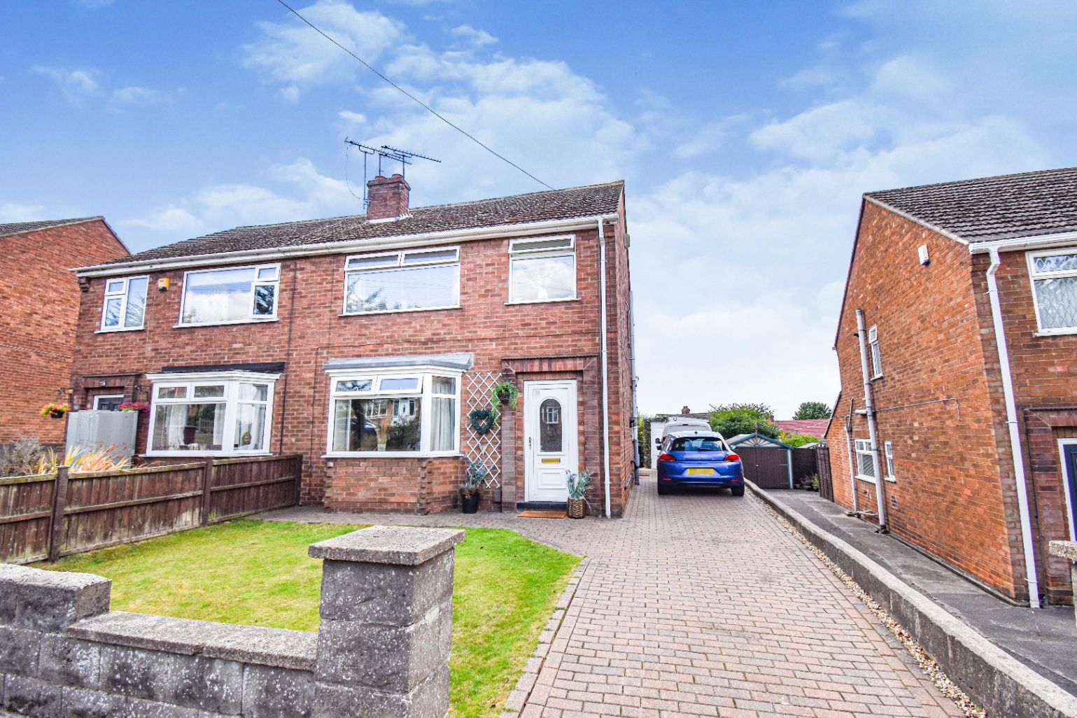 3 bed semidetached house for sale in Bolingbroke Road, Scunthorpe DN17