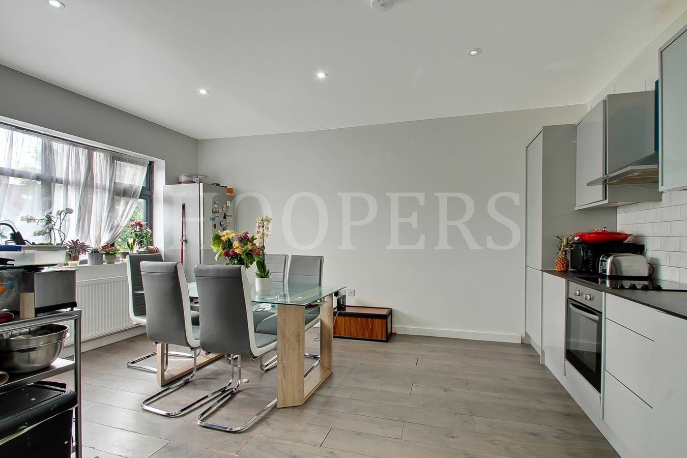 5 bed property to rent in Elm Way, London NW10 Zoopla