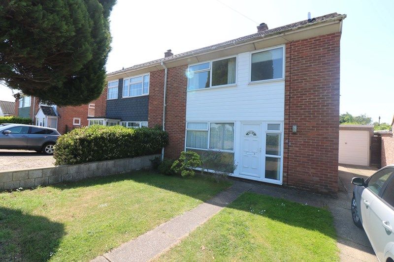 3 bed semidetached house to rent in Tuttles Lane West, Wymondham