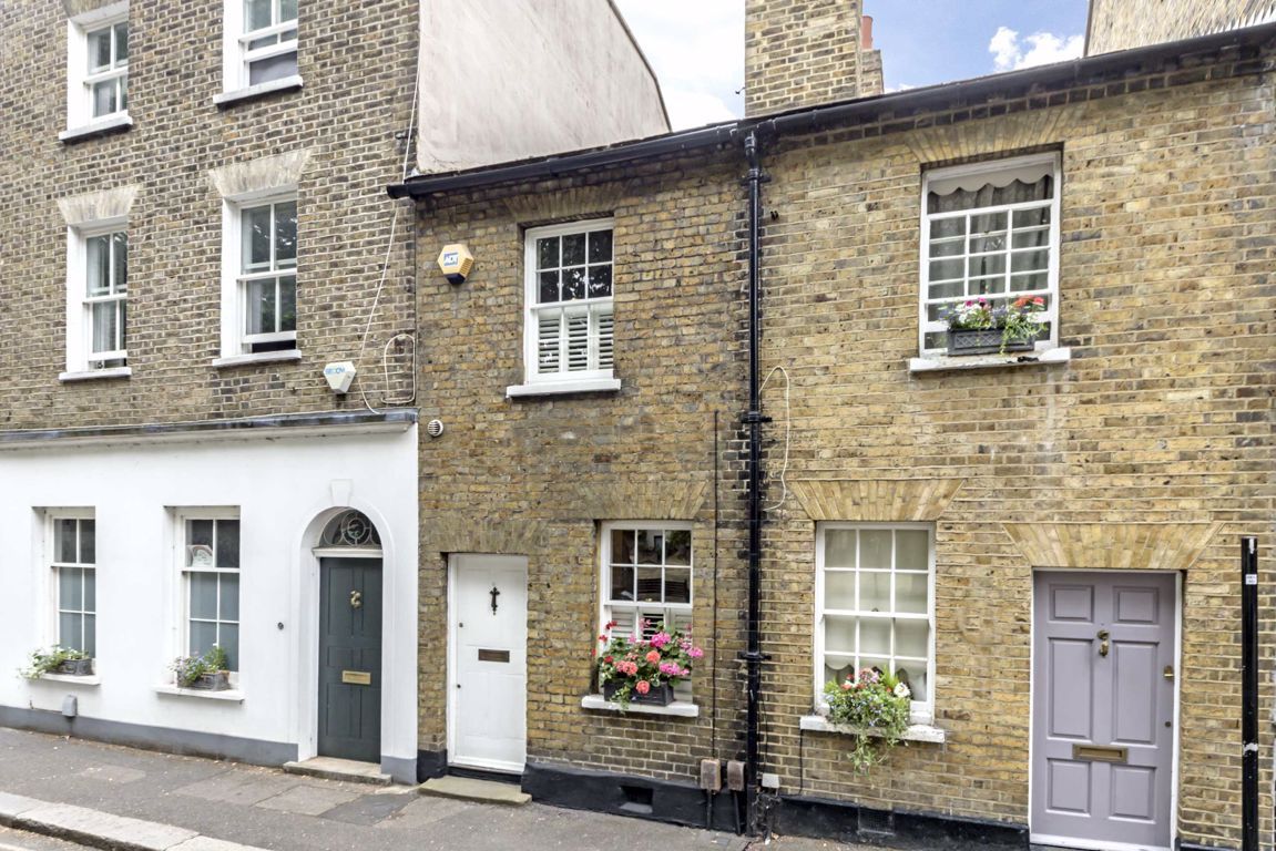 2 bed terraced house for sale in Swan Street, Isleworth TW7 Zoopla