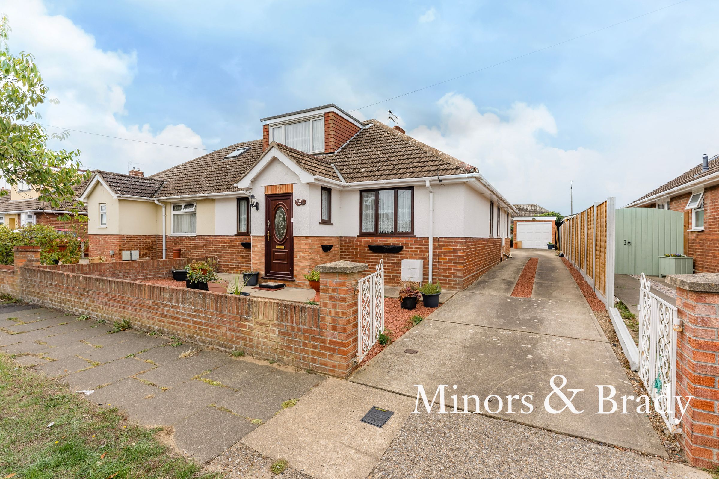 3 bed semidetached bungalow for sale in Highland Way, Lowestoft NR33