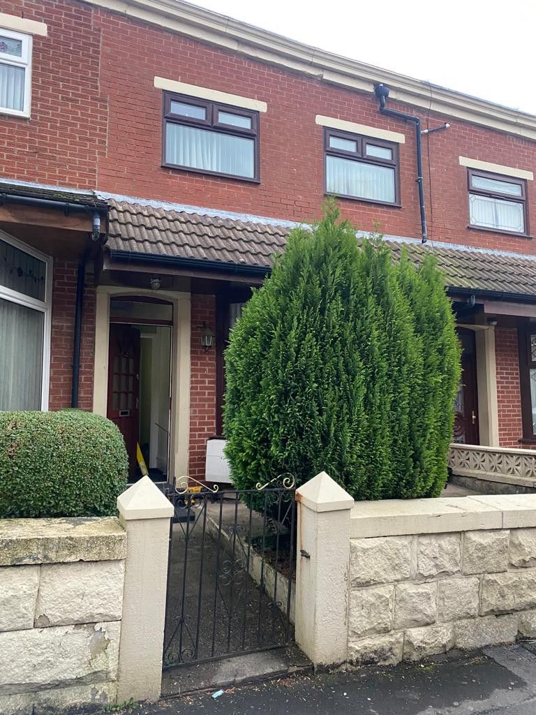 3 bed terraced house to rent in Leamington Road, Blackburn, Lancashire